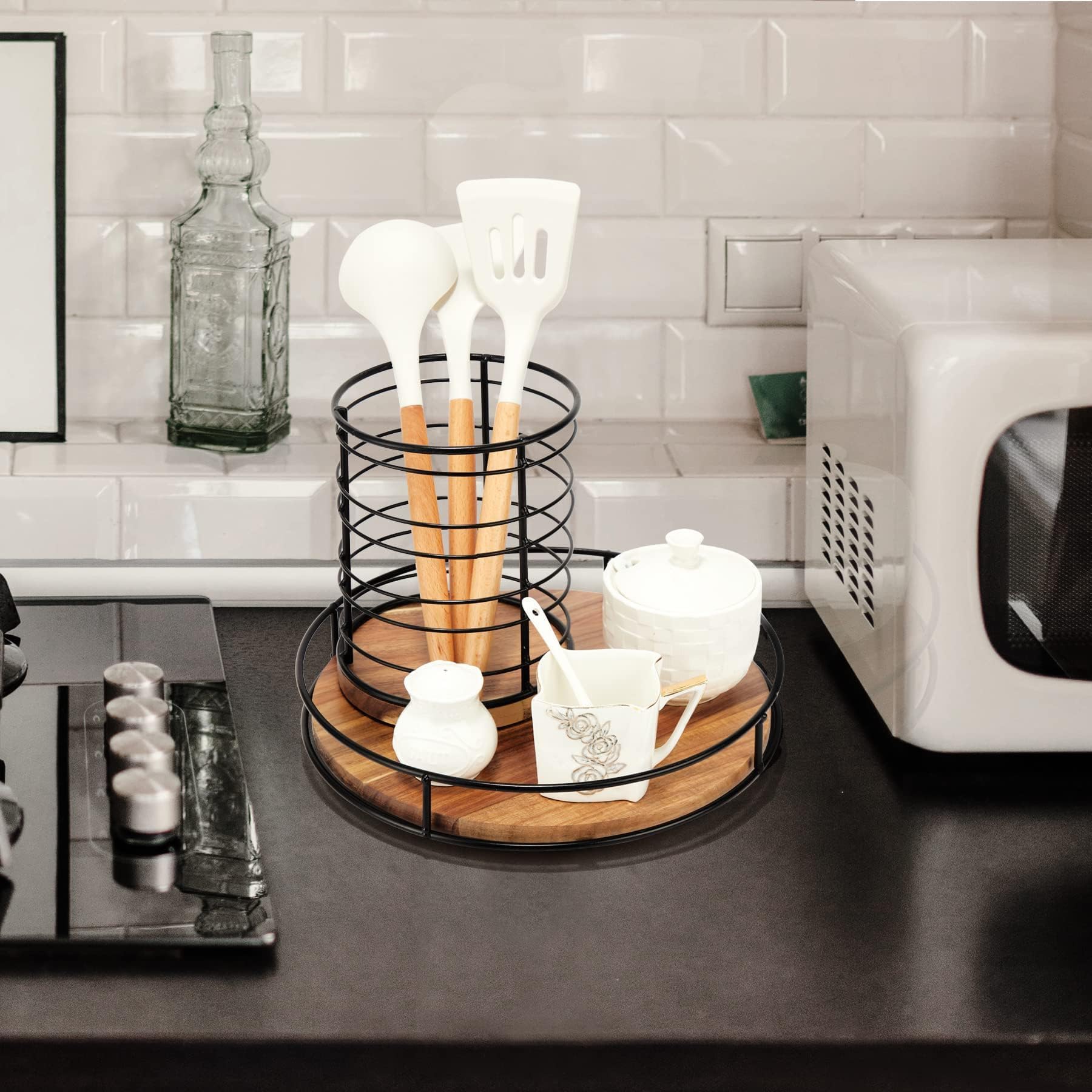 Tomoaza raised outer edges keep items in place while turning