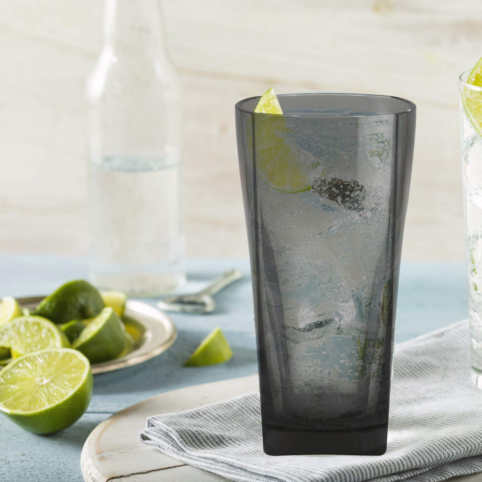 Top-spring six-pack makes a thoughtful gift for housewarmings or gatherings.