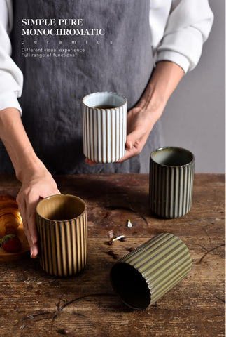 TOPYOKK multipurpose utensil holder doubles as vase or brush cup