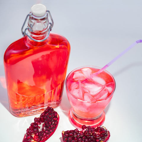 TOPZEA elegant 8.5 oz bottle fits coolers and picnics for on-the-go.