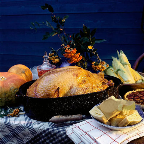 TOPZEA oven-broiler pan supports even cooking of vegetables and meats.