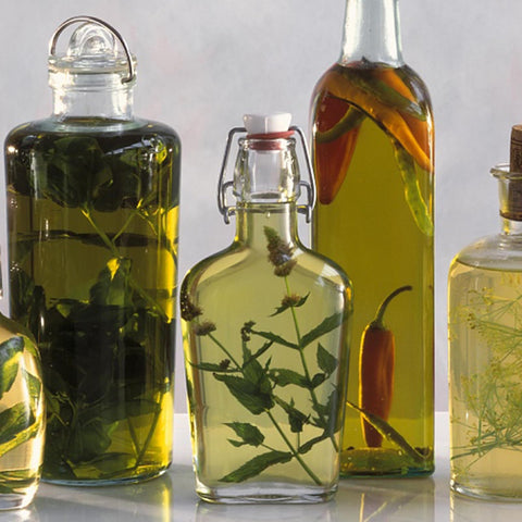 TOPZEA reusable flasks support sustainable entertaining and easy sharing.