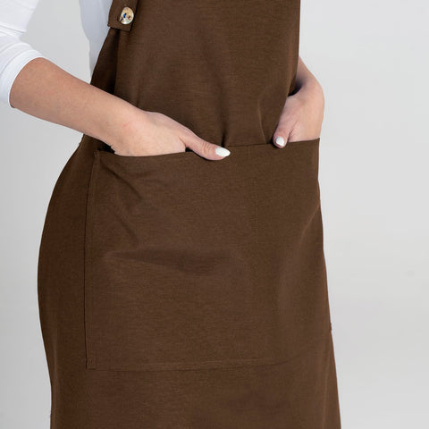 Durable cotton-poly blend supports daily kitchen use for years.