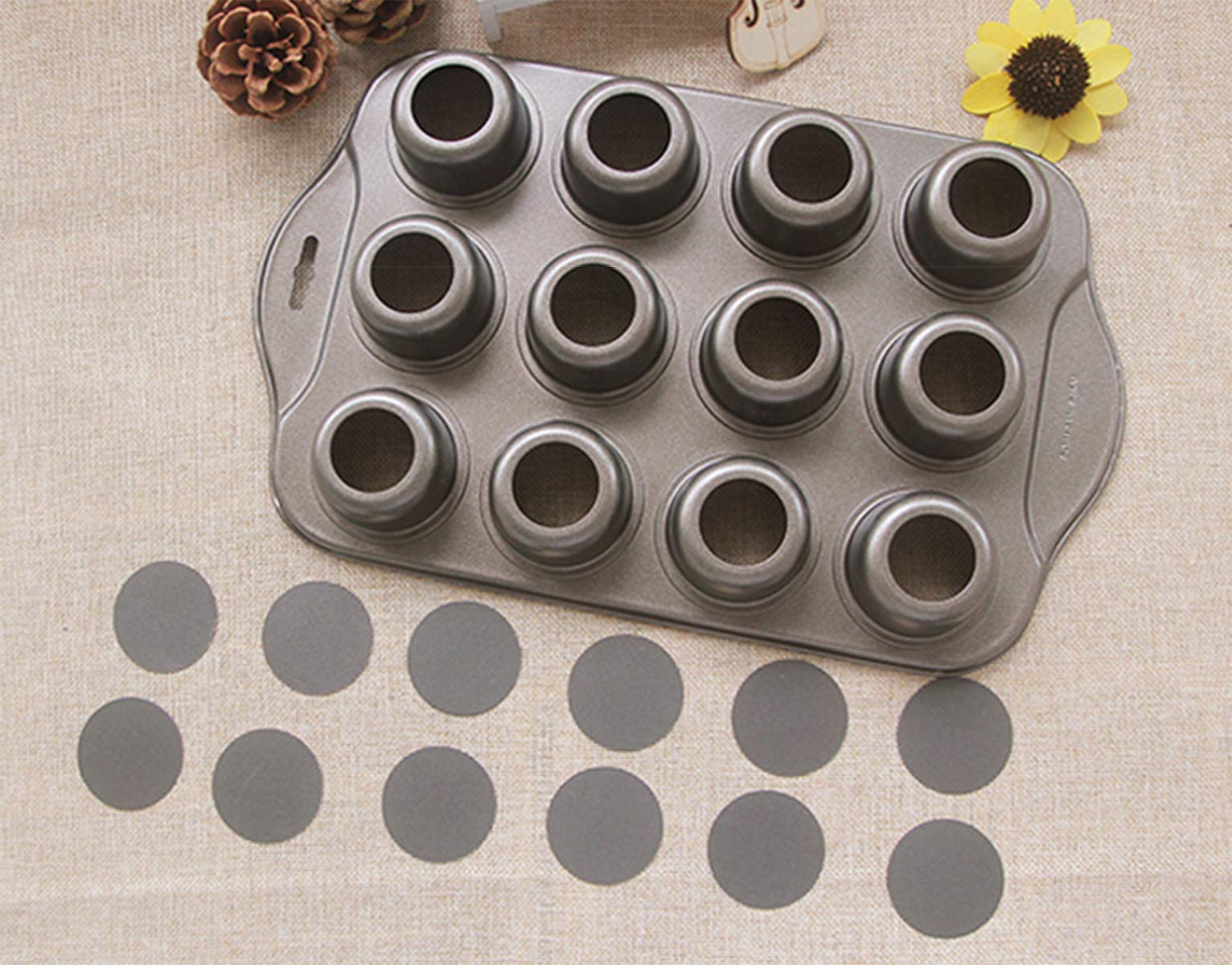 Tosnail dishwasher-safe mini pan with nonstick coating for simple cleanup.