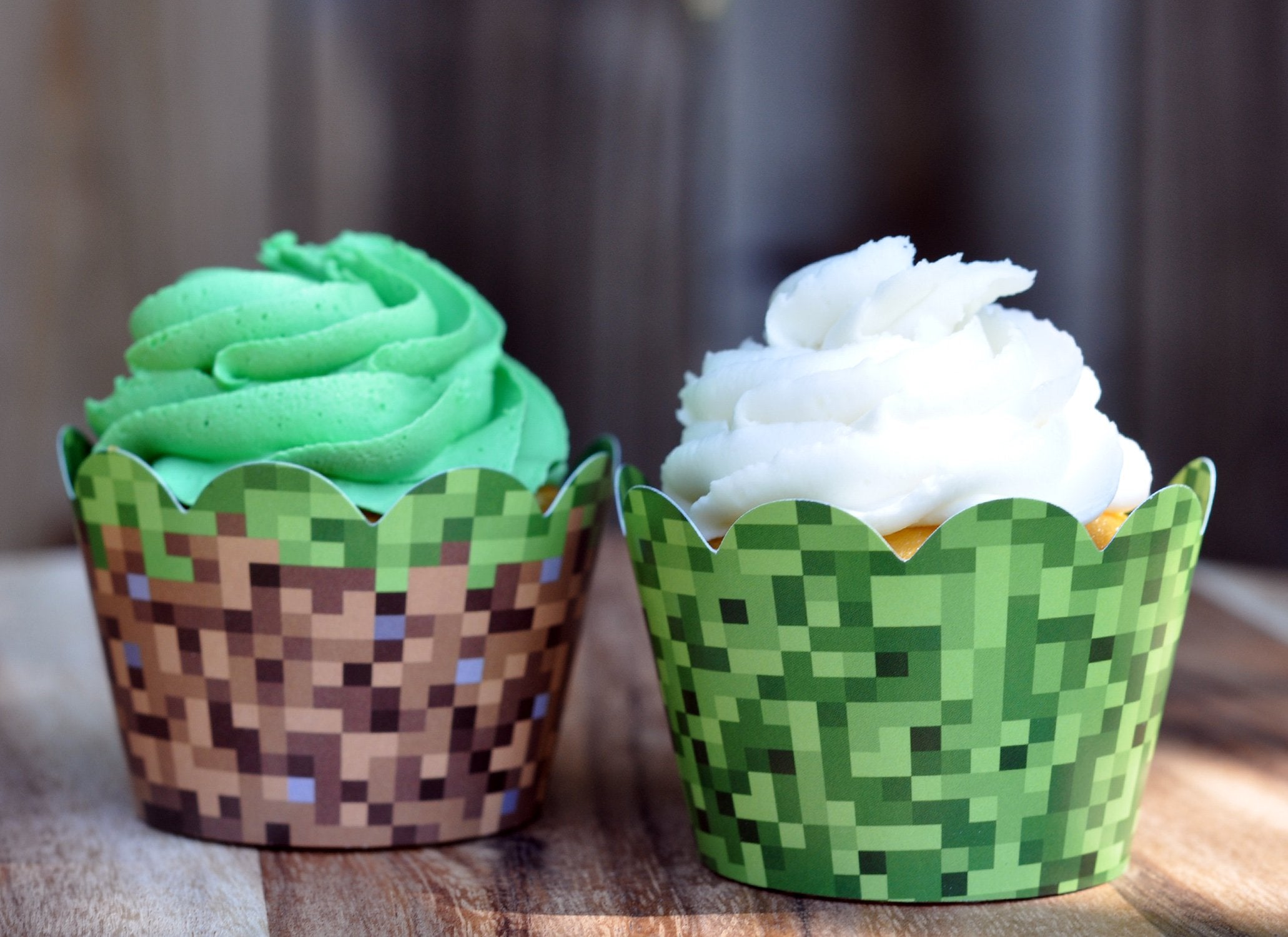 Toula Pixel Grass party setup complements birthday and game-inspired decor