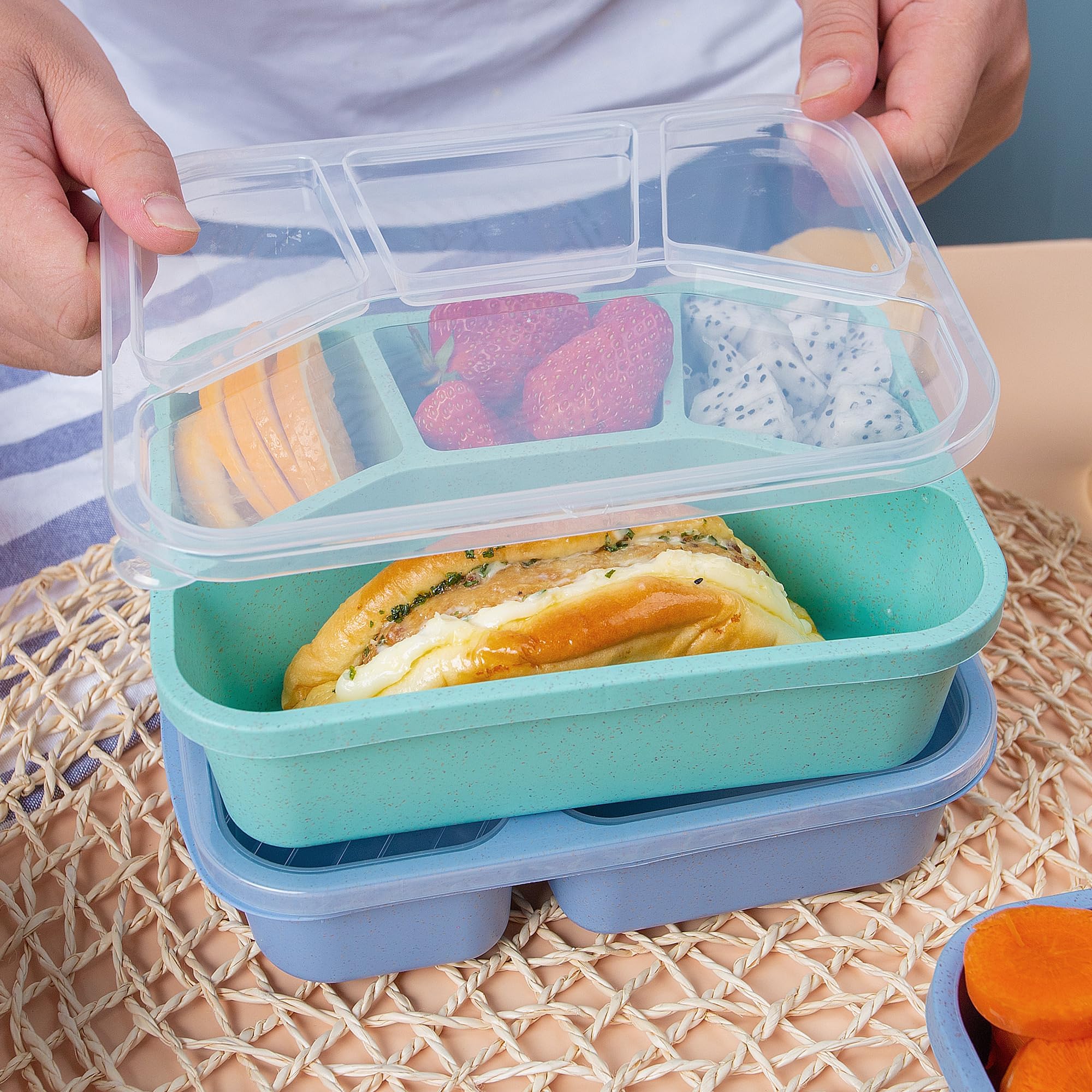 TOUWMX kid-friendly lunchbox with easy-open lid