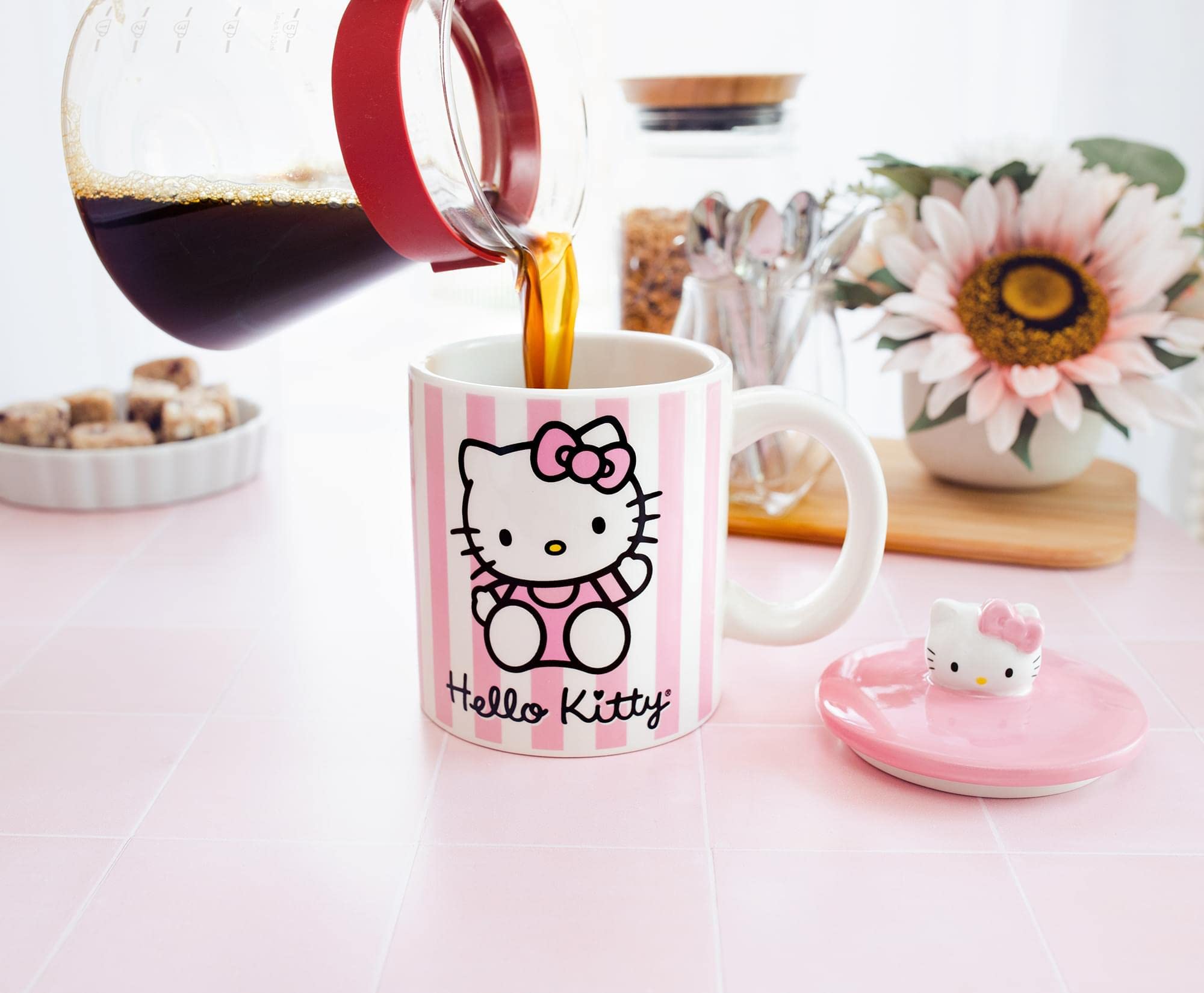 Toynk mug full with beverage to illustrate daily use