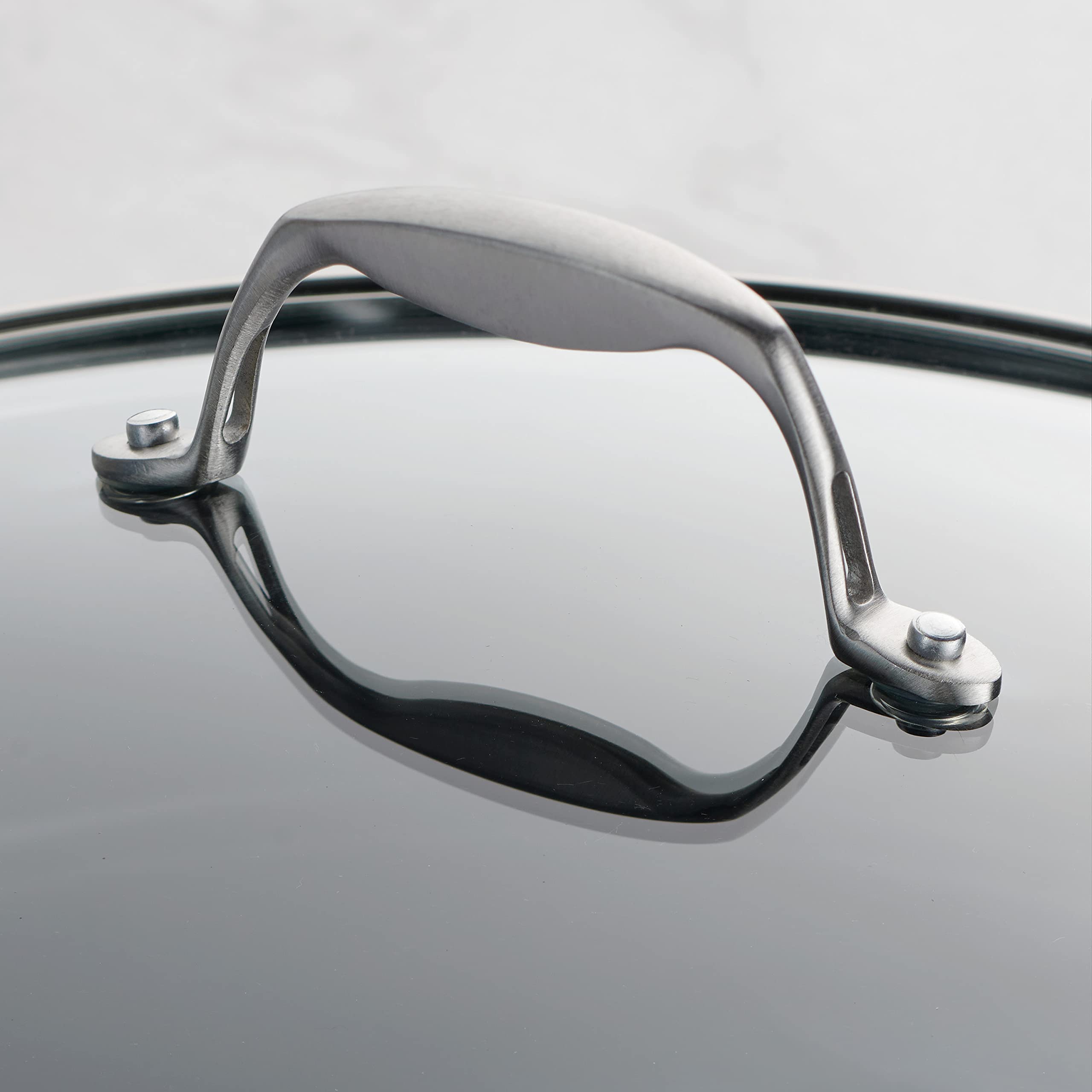 Tramontina OnyxPro hard anodized construction adds durability and scratch resistance.