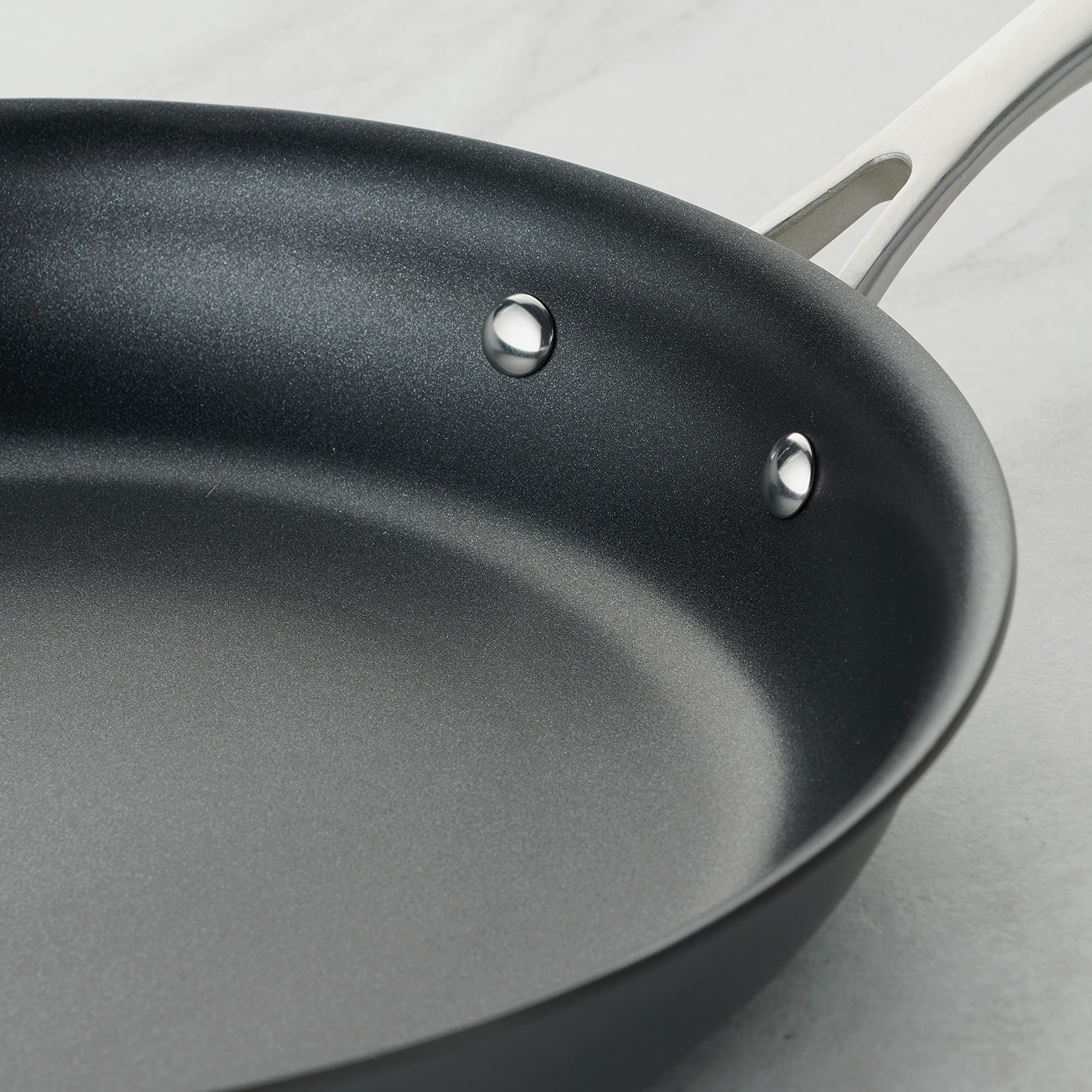 Tramontina OnyxPro reinforced nonstick interior for effortless food release.