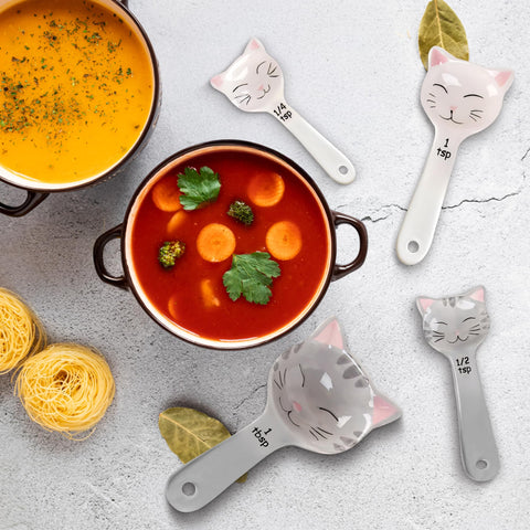 Trendsettings cat spoons in gray blend style with measured pouring and scooping.