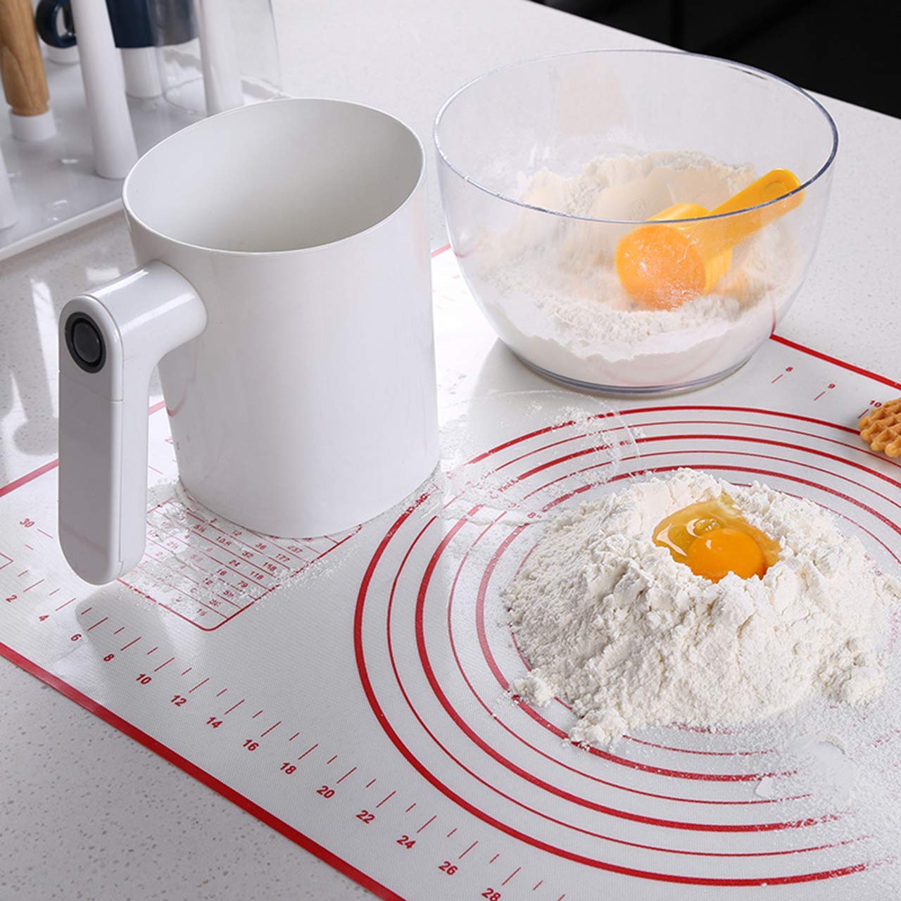 TriTree sifter cleaning scene highlighting washable body and removable mesh.