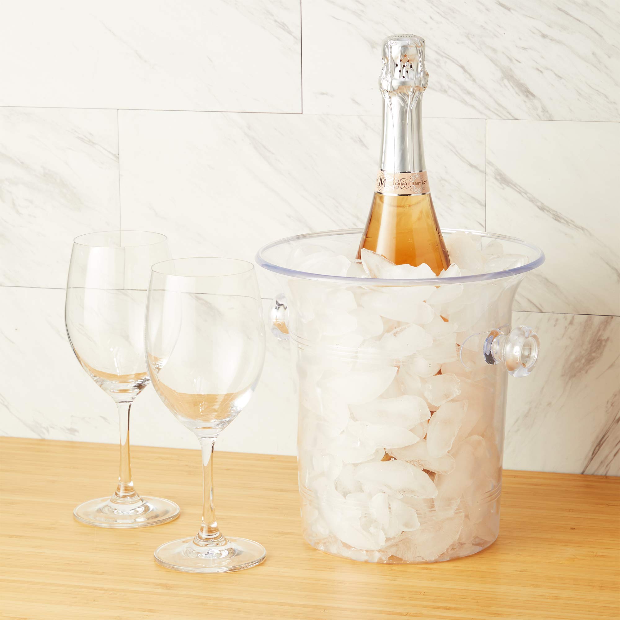 TRUE Clear Acrylic Ice Bucket on wedding table looks elegant and rustproof.