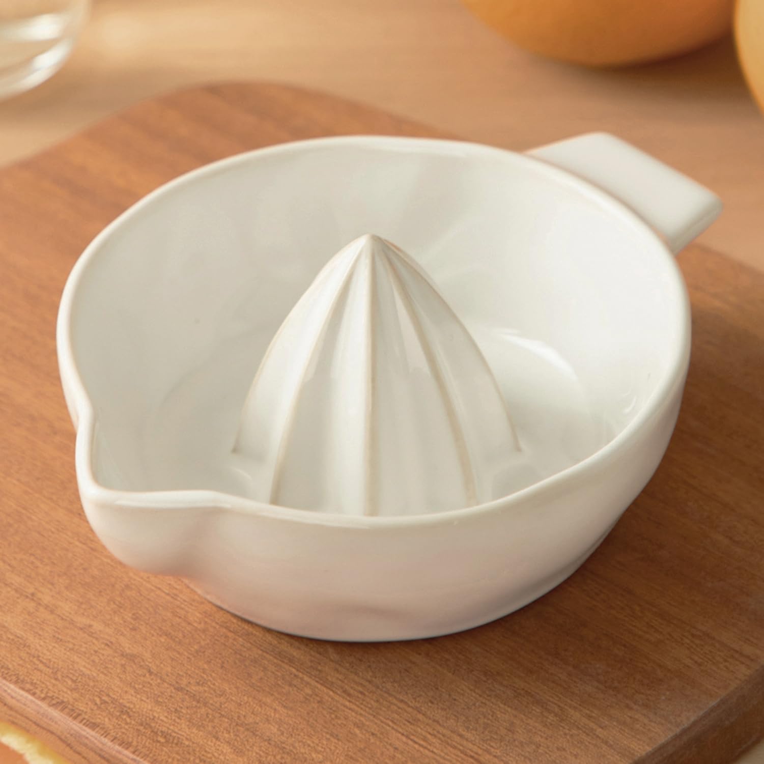 Tuioyoc gift-ready lemon juicer ideal for housewarmings or holidays.
