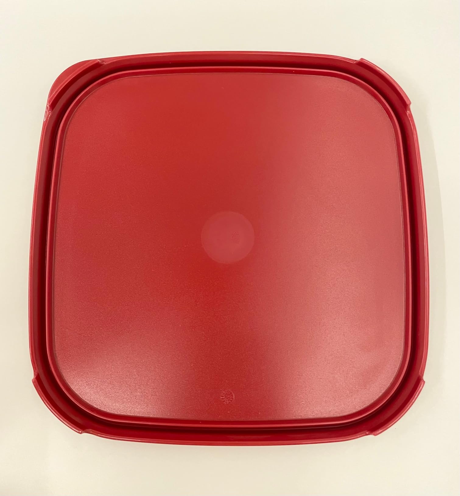 Replacement lid provides a snug seal for Modular Mates square containers.