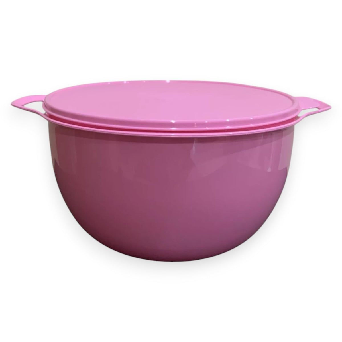 Tupperware Thatsa Mega Bowl with pink lid, 42-cup capacity for large batches