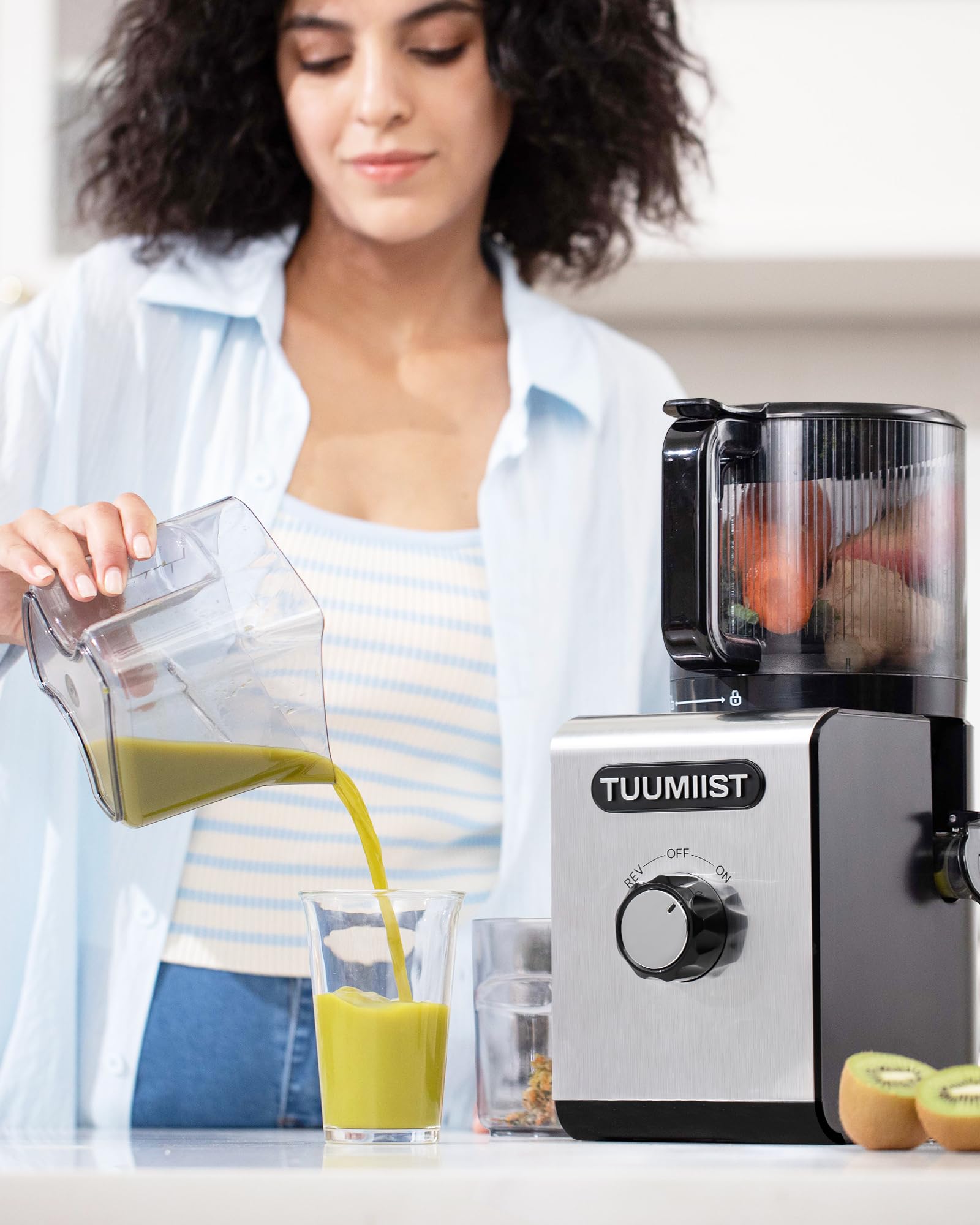 TUUMIIST 350W motor powers efficient, low-speed juicing