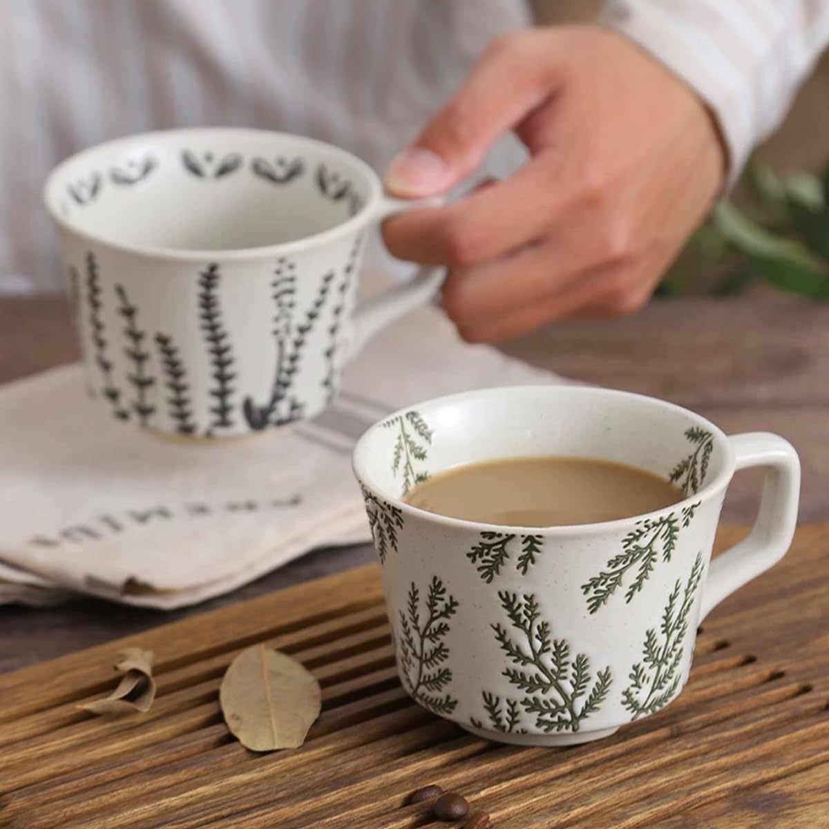Tvvtuww mug suits hot drinks like coffee or cocoa