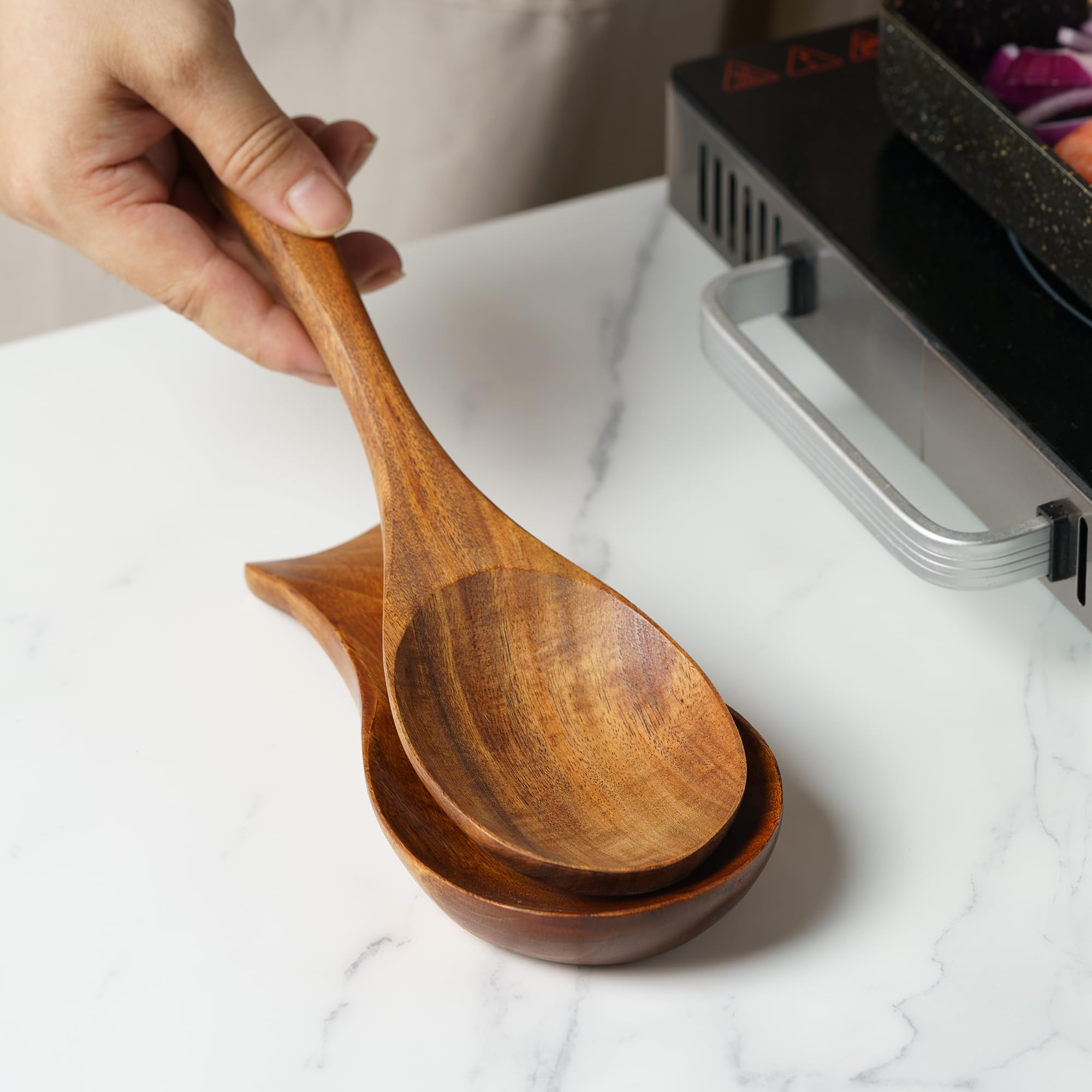 Tvvtuww spoon rest features an easy-clean surface for quick spills cleanup.