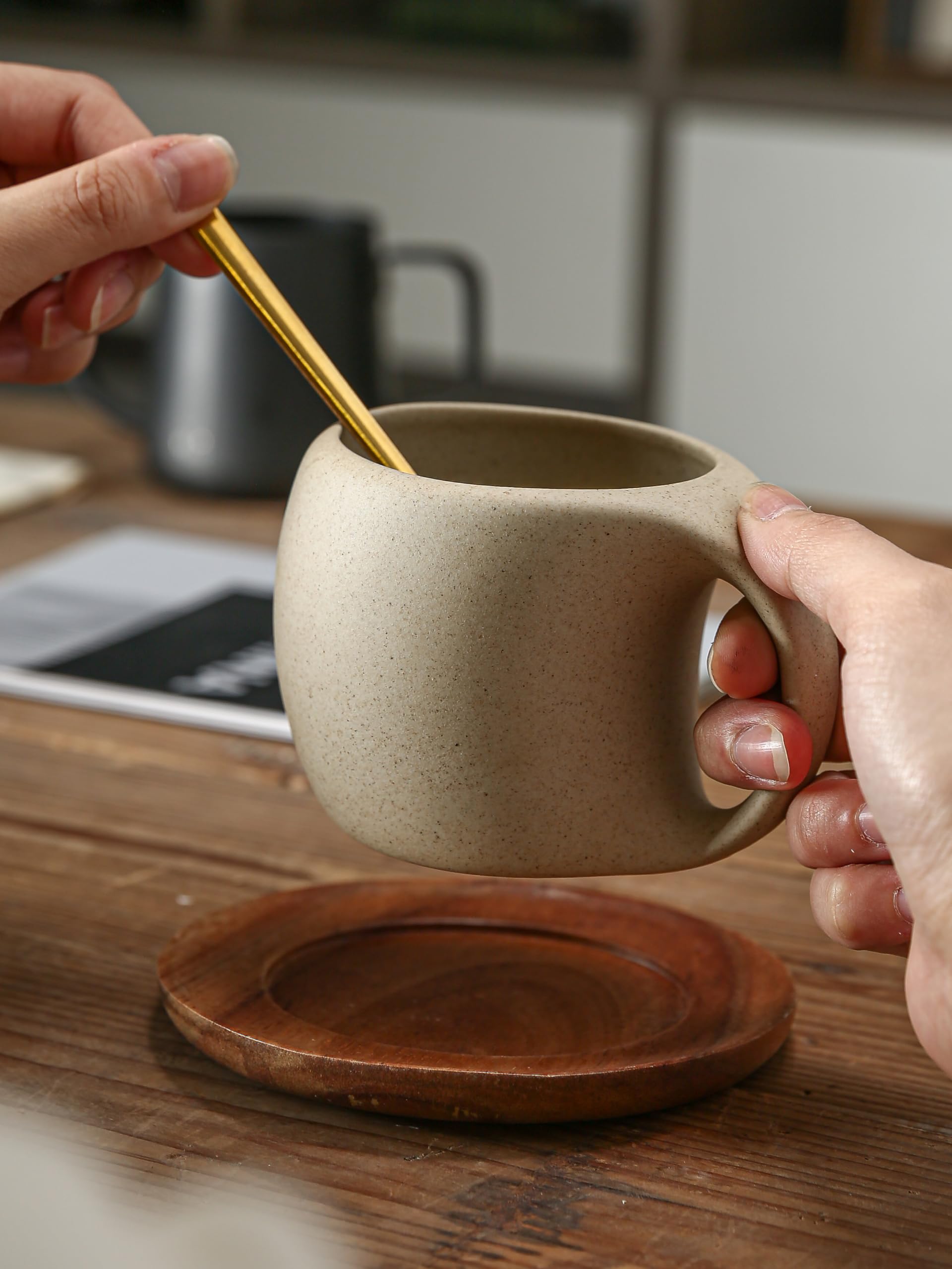 Tvvtuww porcelain arty mug in natural earthiness finish for tea or coffee.