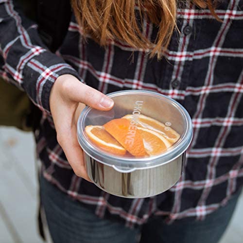 U Konserve-round-bento-picnic demonstrates reusable, waste-free dining during outdoor outings.