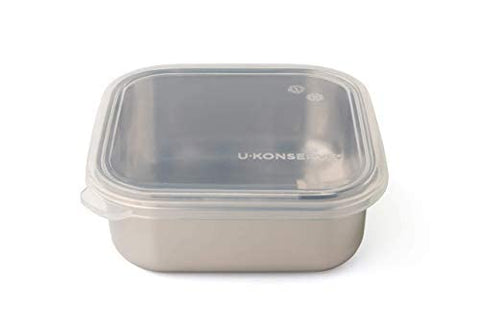 U Konserve silicone lid provides an airtight seal for salads and leftovers.
