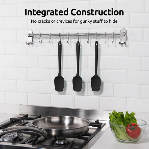 U-Taste non-slip grip helps control when cooking with bowls