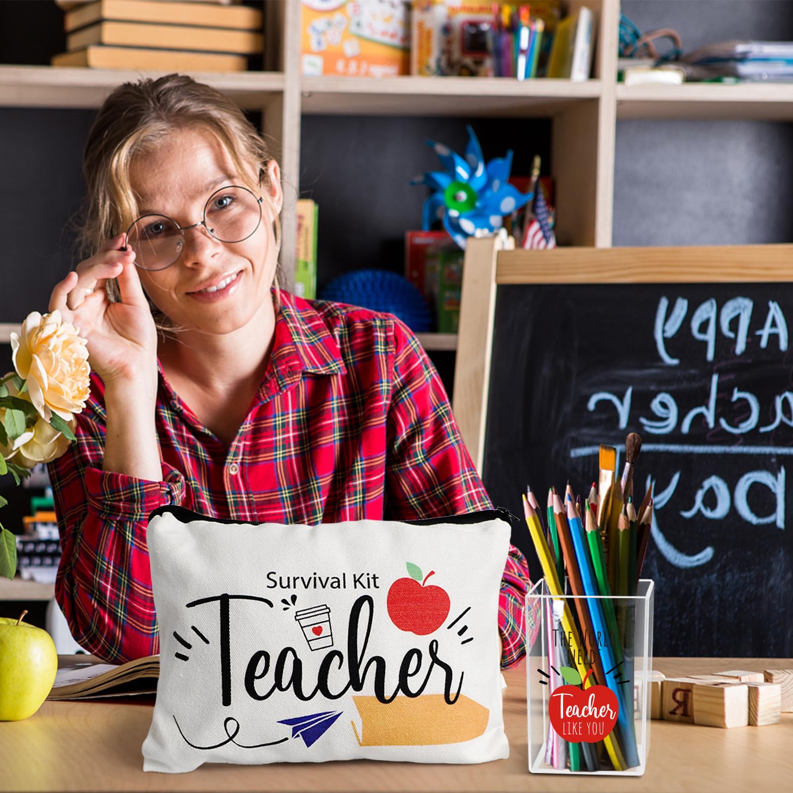 UAREHIBY pencil bag doubles as a compact organizer for notes and essentials