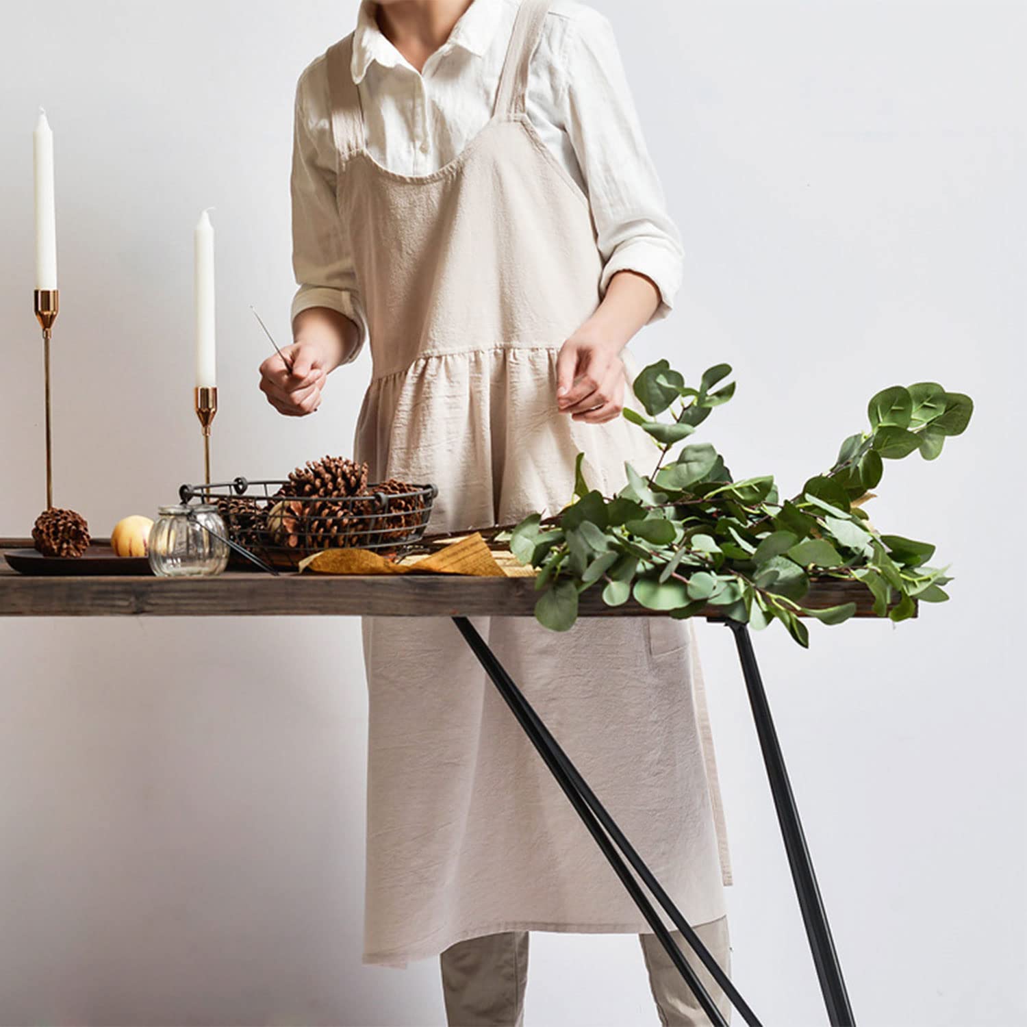 Uaussi unisex design suits home cooks and hobby chefs.