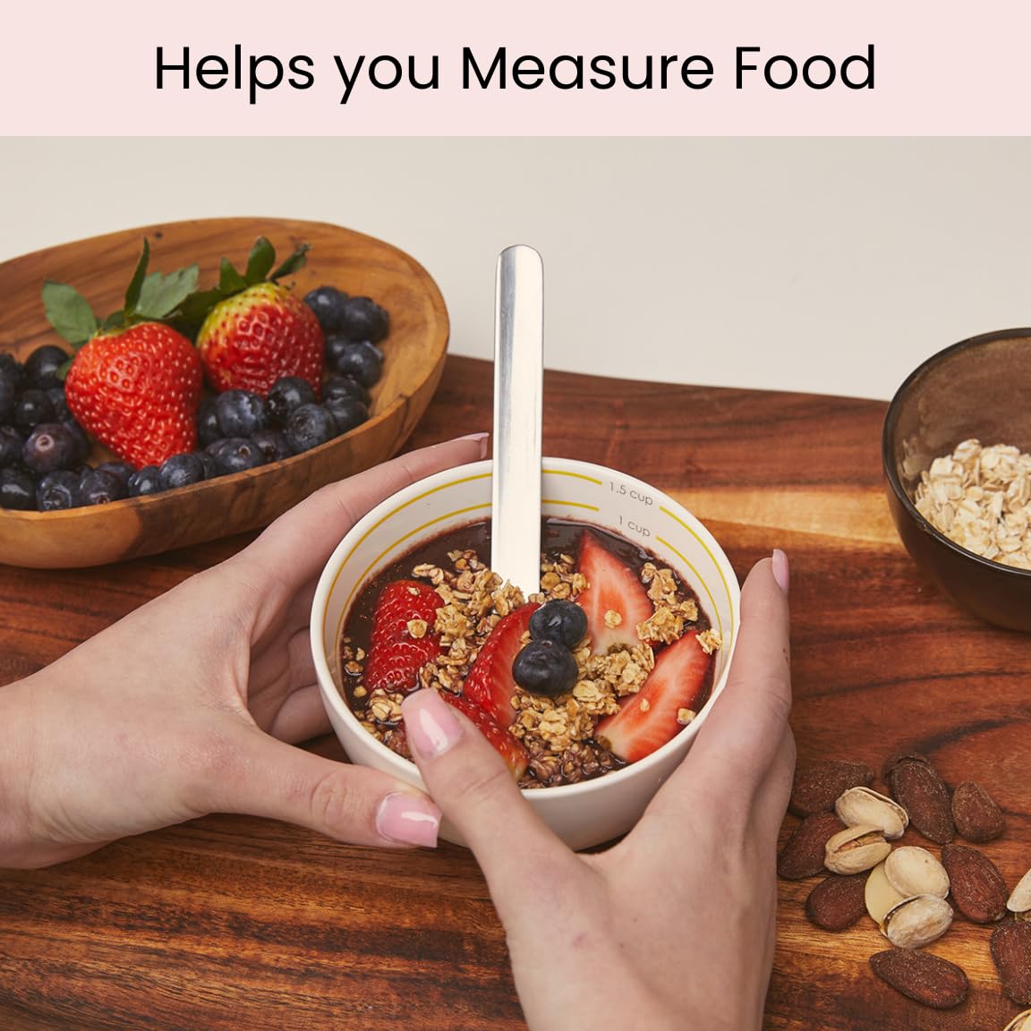 Uba porcelain bowl shows cereal portions for balanced breakfasts