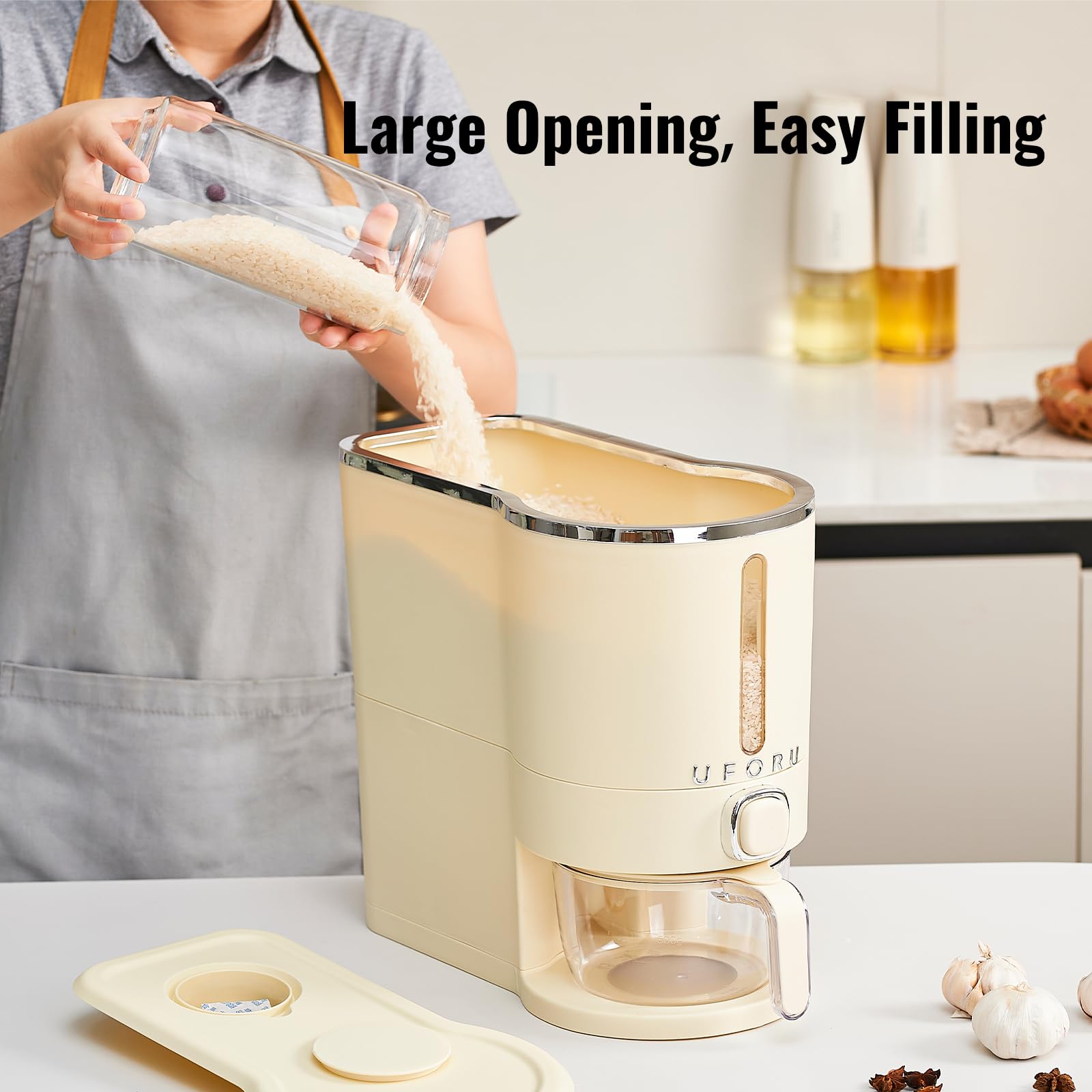UFORU rice dispenser-sloped-slide ensures smooth, clump-free dispensing.