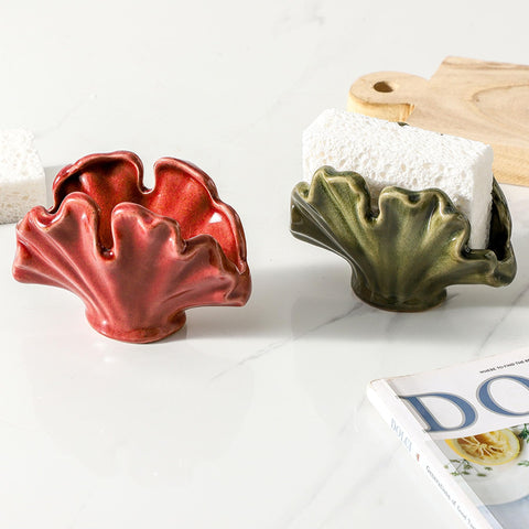 Uiddo dish holder drying area promotes air circulation for faster sponge drying.