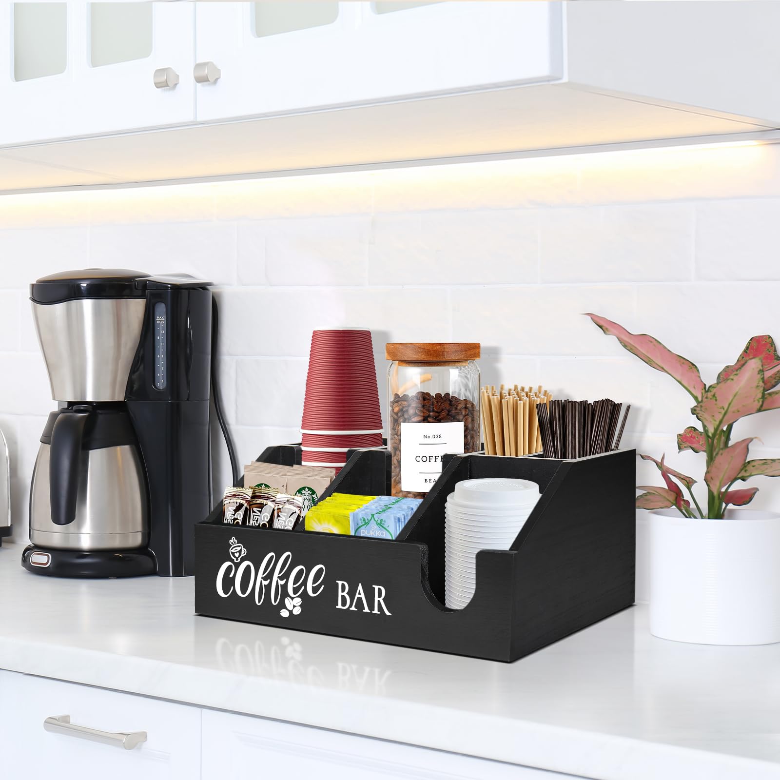 Ergonomic front access on the Uipame rustic organizer for easy cup handling.