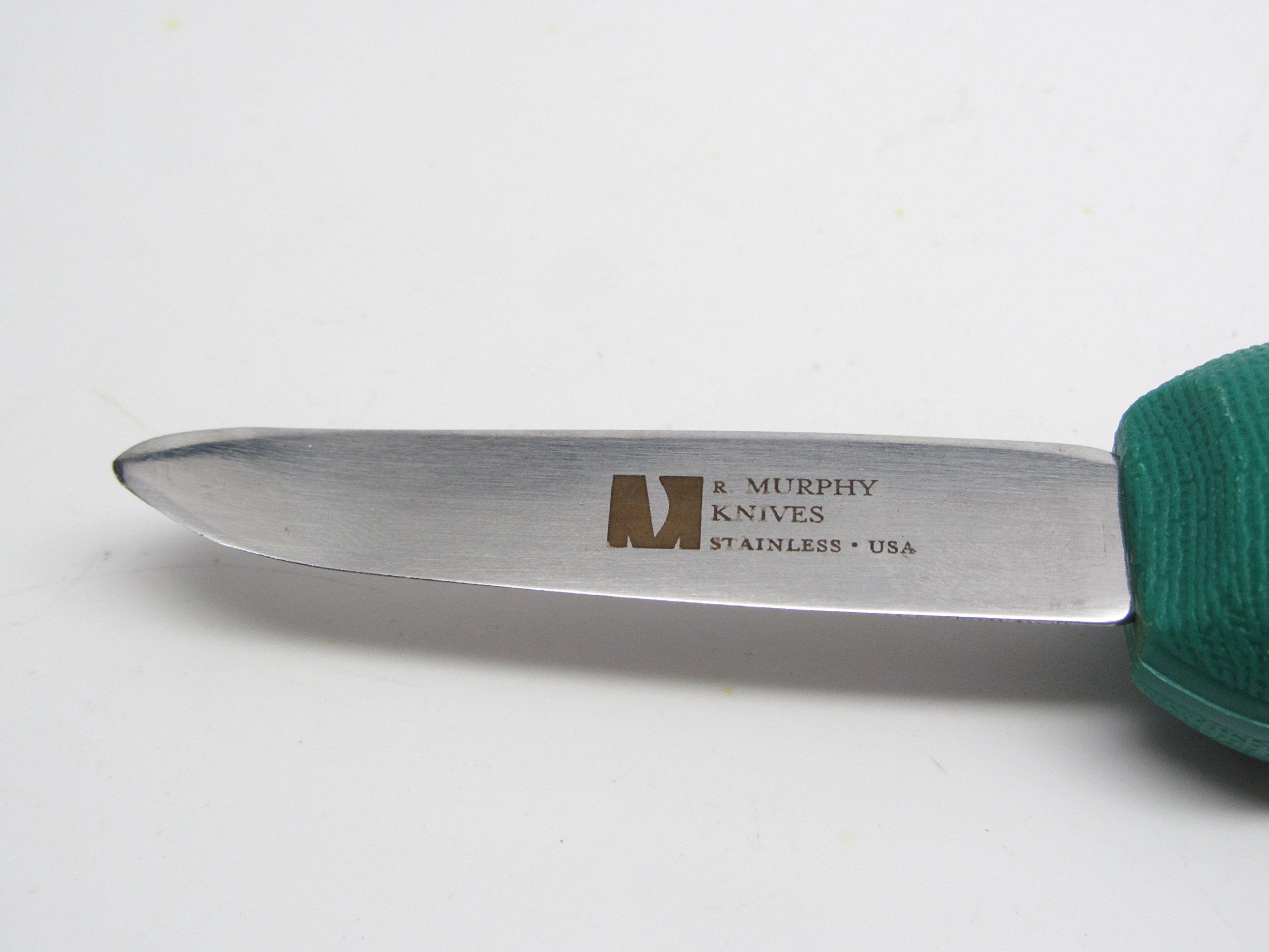 UJ Ramelson Co New Haven oyster knife wood-look handle for steady control.