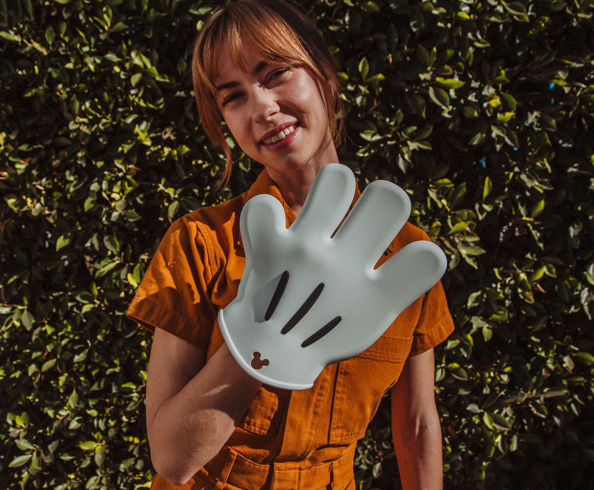 Ukonic Mickey Mouse oven mitt anti-slip dots support confident handling near hot pans