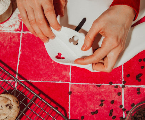 Ukonic Disney Mickey Mouse oven mitt hanging loop enables easy storage