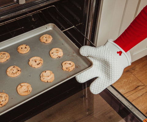 Ukonic officially licensed Disney glove adds whimsy to your kitchen setup