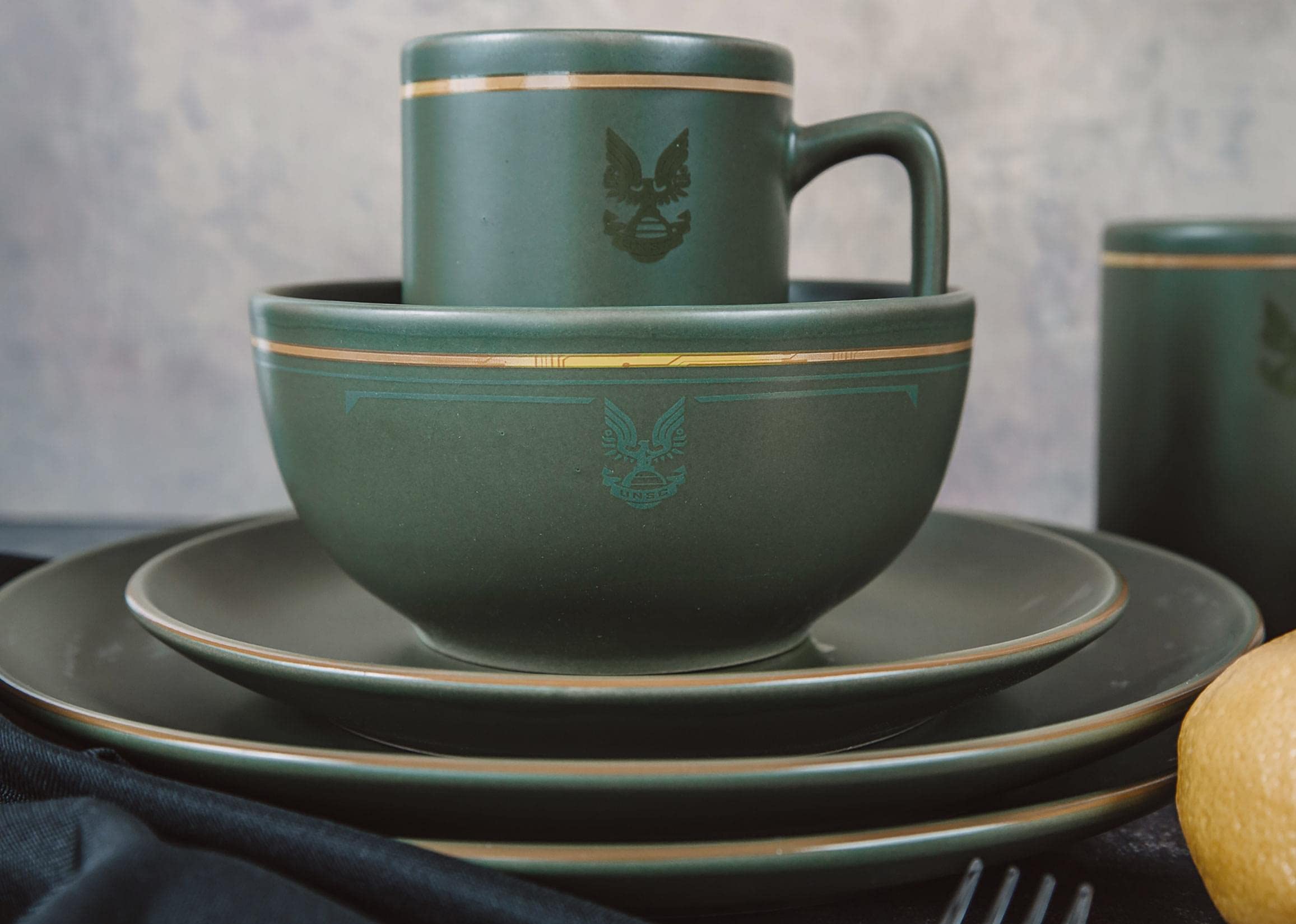 Ukonic HALO Master Chief 117 place setting for two, perfect for themed dinners.