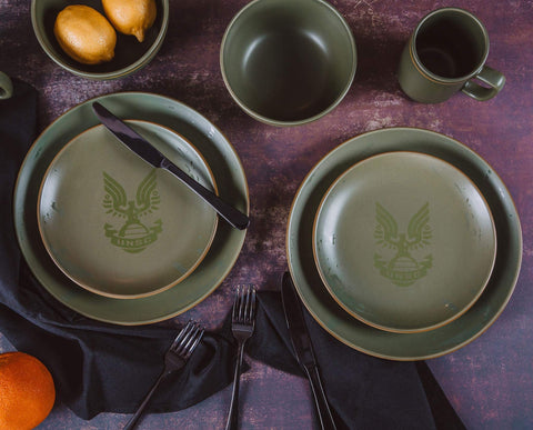 Ukonic HALO Master Chief 117 soup bowl with sturdy stoneware for comforting servings.