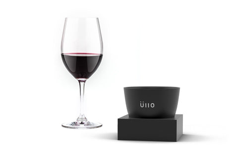 Üllo wine aerator on/off switch enables controlled aeration for bold reds