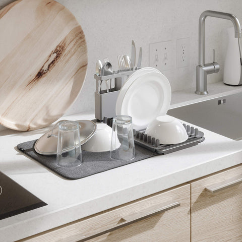 Umbra UDry foldable design saves counter space when not in use.