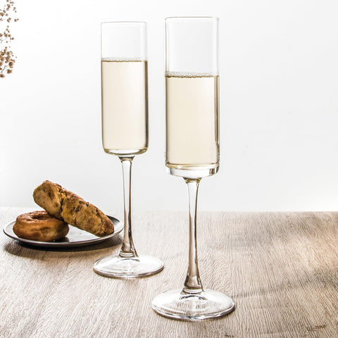 UMEIED durable crystal flutes are ideal for wine tastings and holiday toasts.