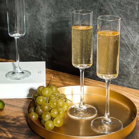 UMEIED dishwasher-safe champagne flutes enable easy cleanup after parties.