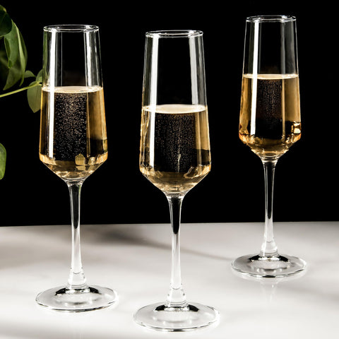UMEIED wedding anniversary party display with champagne flutes