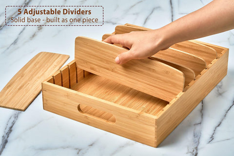 Umilife adjustable dividers create flexible compartments for different lids.