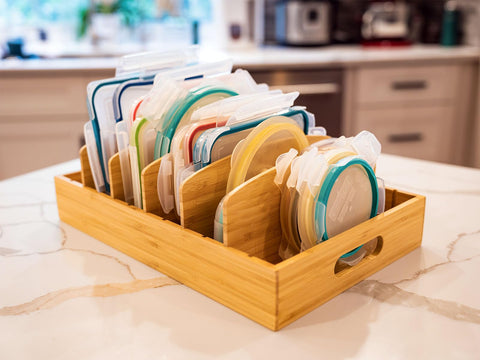 Umilife silicone feet prevent moisture and keep the organizer stable.