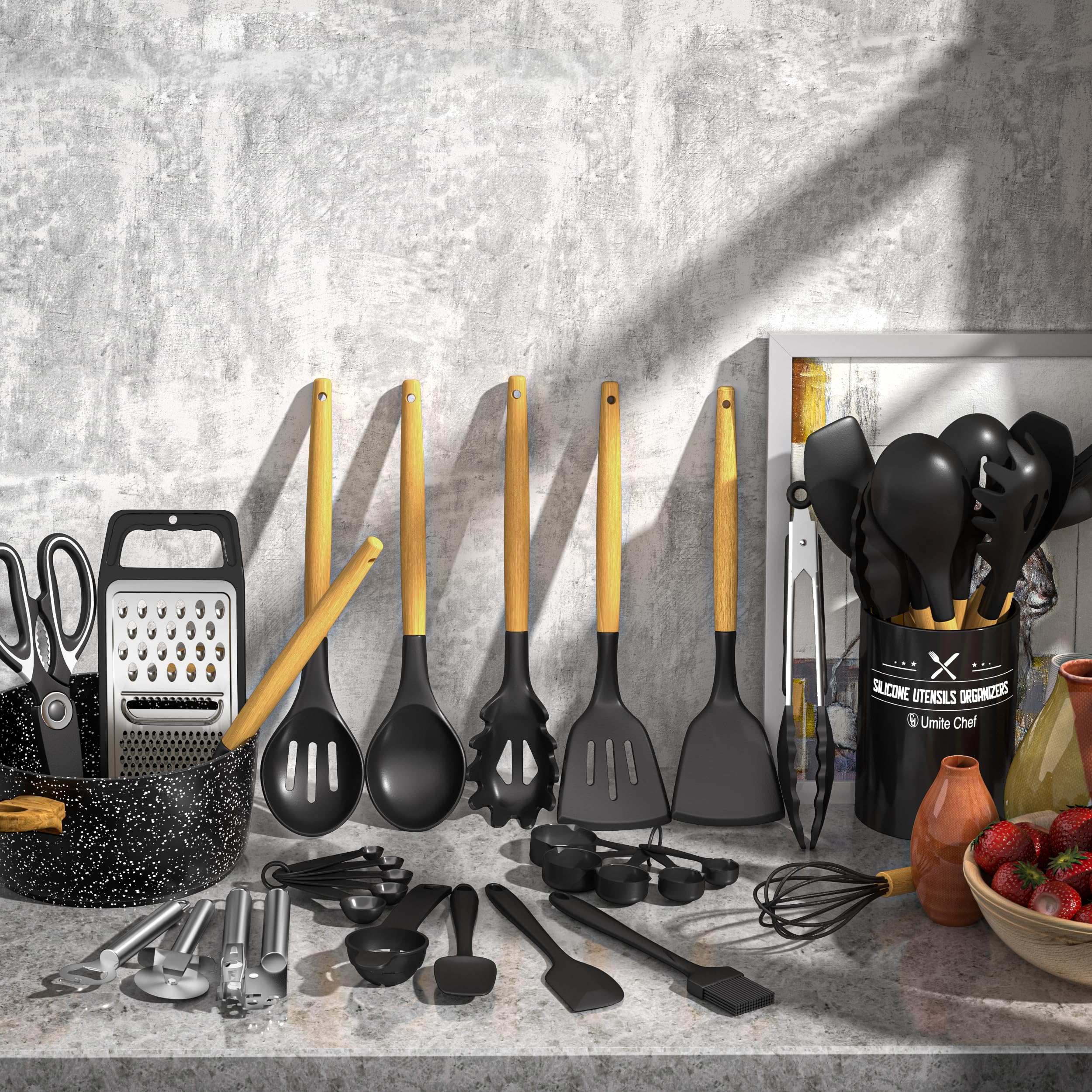 Umite Chef heat-resistant silicone utensils withstand high temperatures without warping.