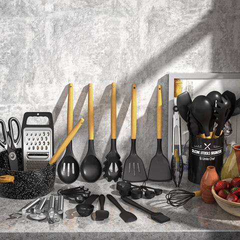 Umite Chef heat-resistant silicone utensils withstand high temperatures without warping.