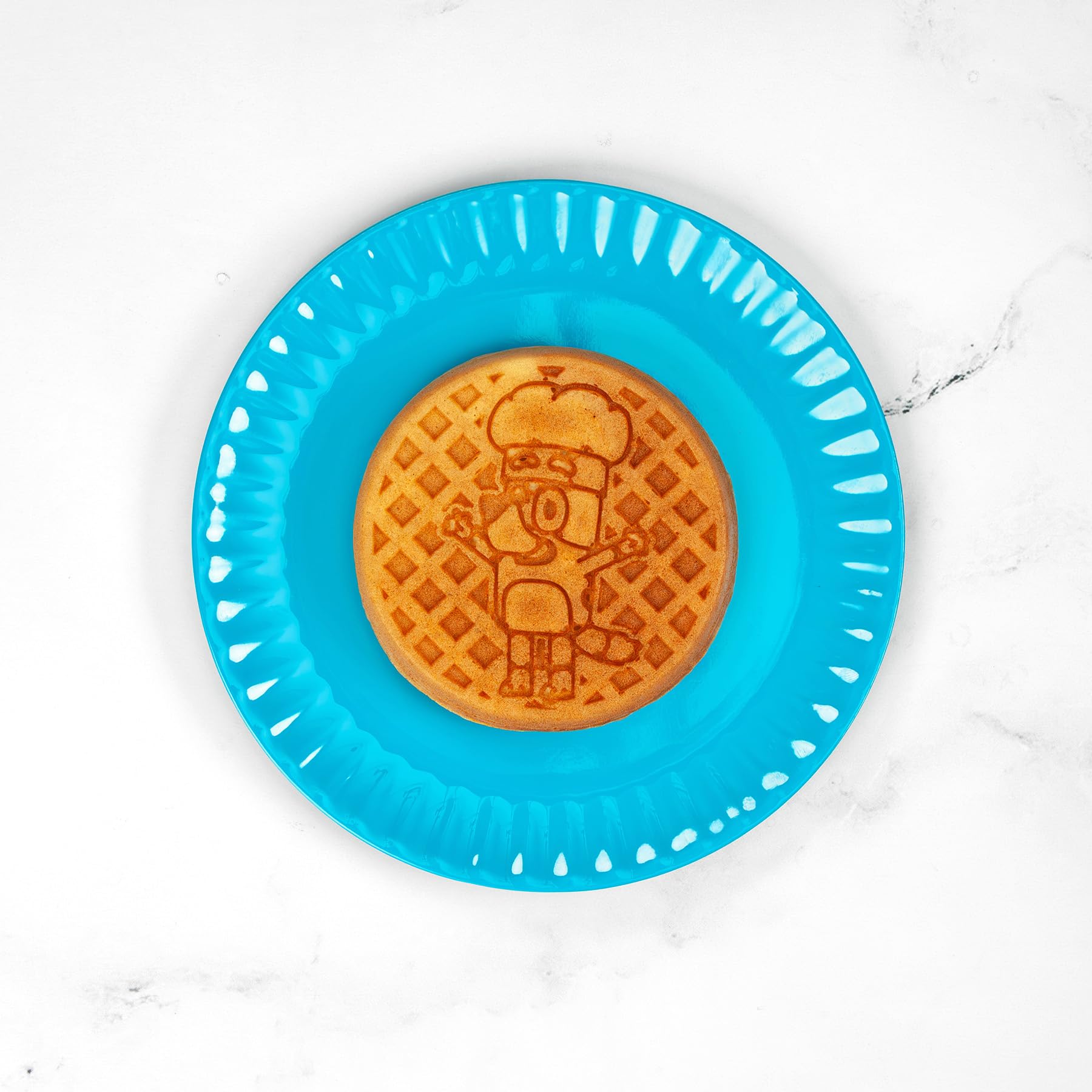 Uncanny Brands Bluey Mini Waffle Maker officially licensed by Ludo Studio for family use