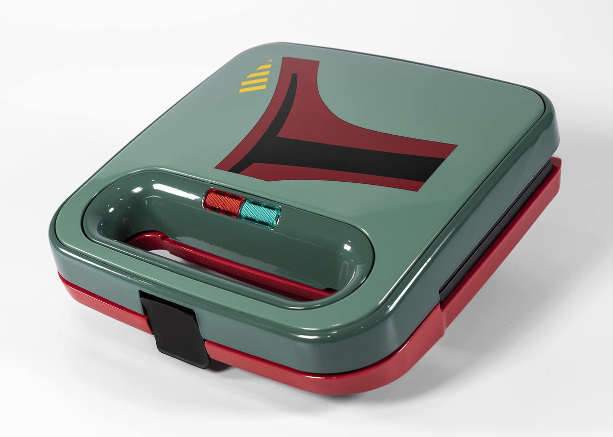 Uncanny Brands Boba Fett lid art elevates kitchen fun and conversation.