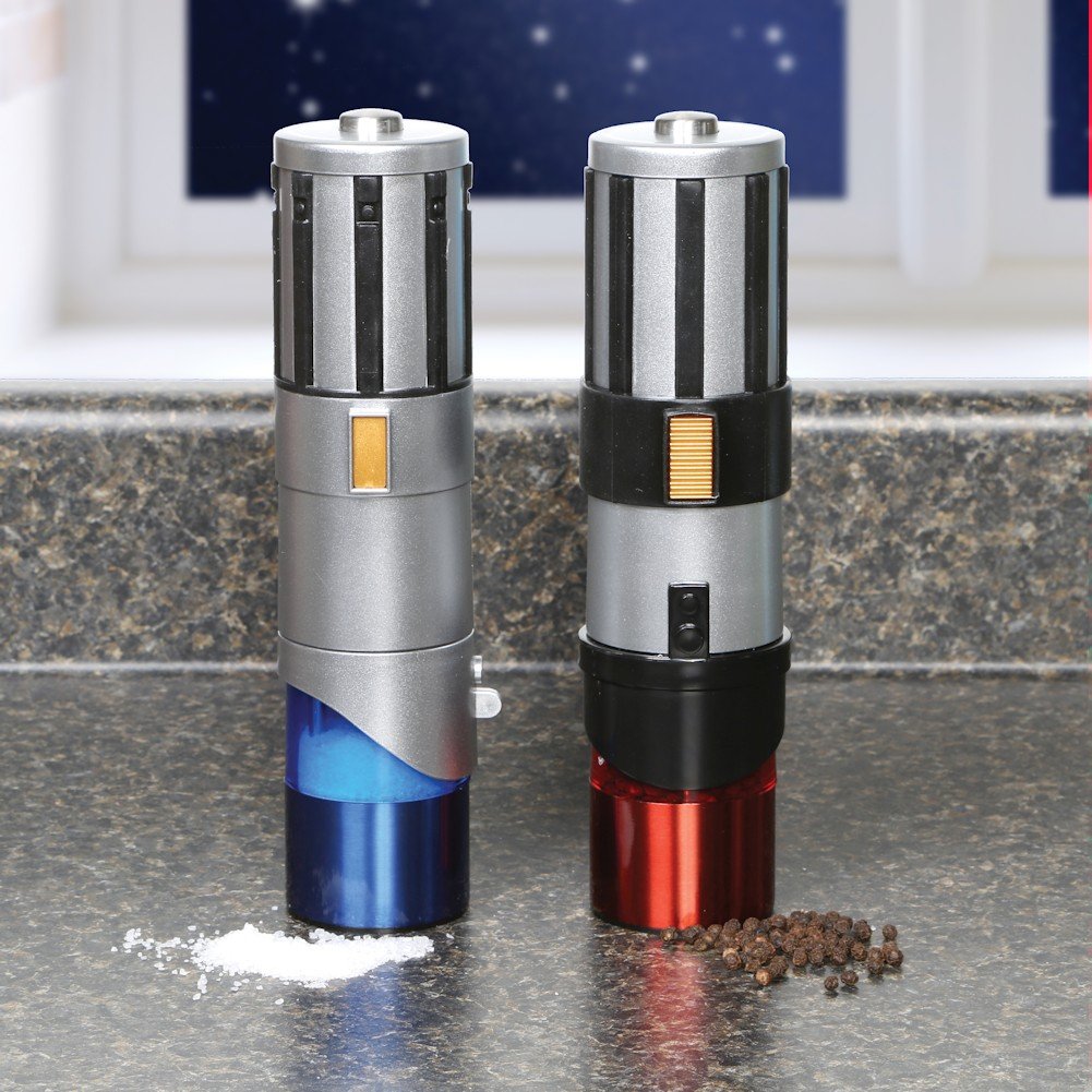 Uncanny Brands Star Wars Lightsaber Grinder Premium Materials ensure durable grinding